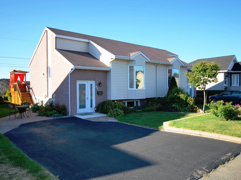 Les Immeubles GLMC Maison de plainpied 64 Rue des Pivoines, RivièreduLoup